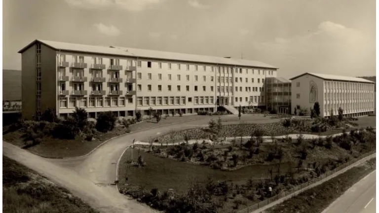 Einfahrt der Liebfrauenschule früher