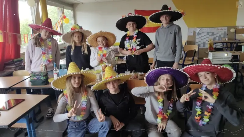 Gruppenfoto der G8er mit Sombreros