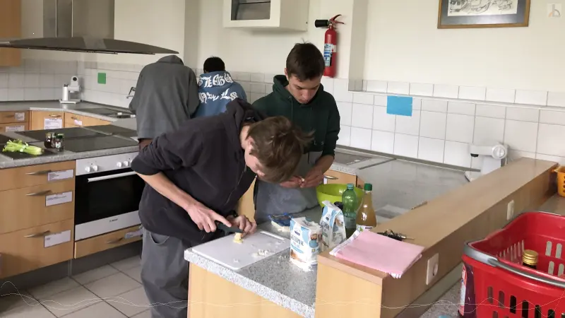 Zwei Lateiner in der Küche