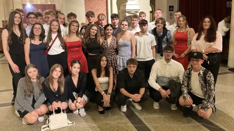 Gruppenbild der J1 beim Mozartkonzert in Wien