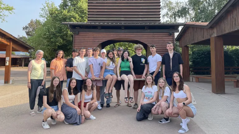 Schülergruppe in Taizé