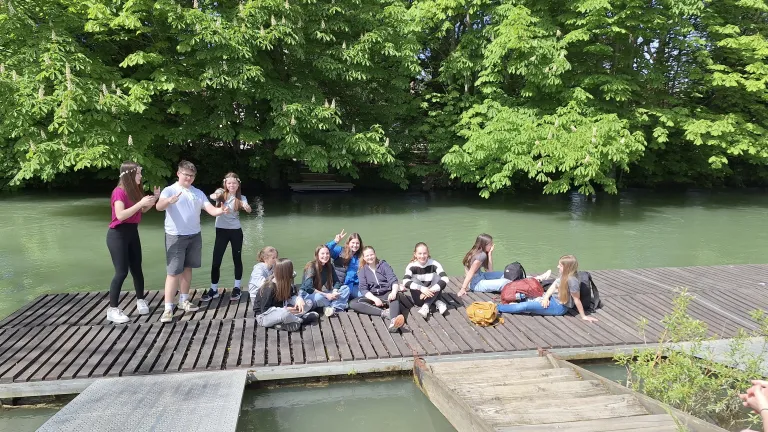 Schlergruppe an der Seine